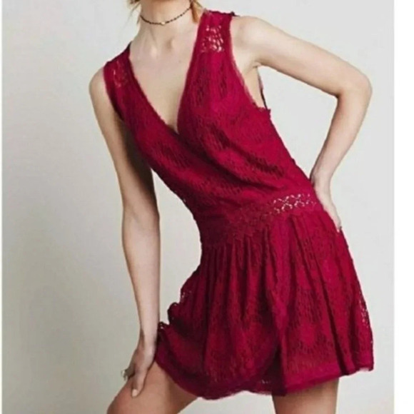 Free People First Bloom Crochet Lace Mini Dress Magenta Sz XS - Picture 1 of 11